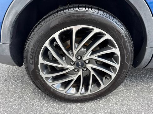 Used 2020 Lincoln Nautilus Reserve w/ Equipment Group 201A AWD/4WD image 11