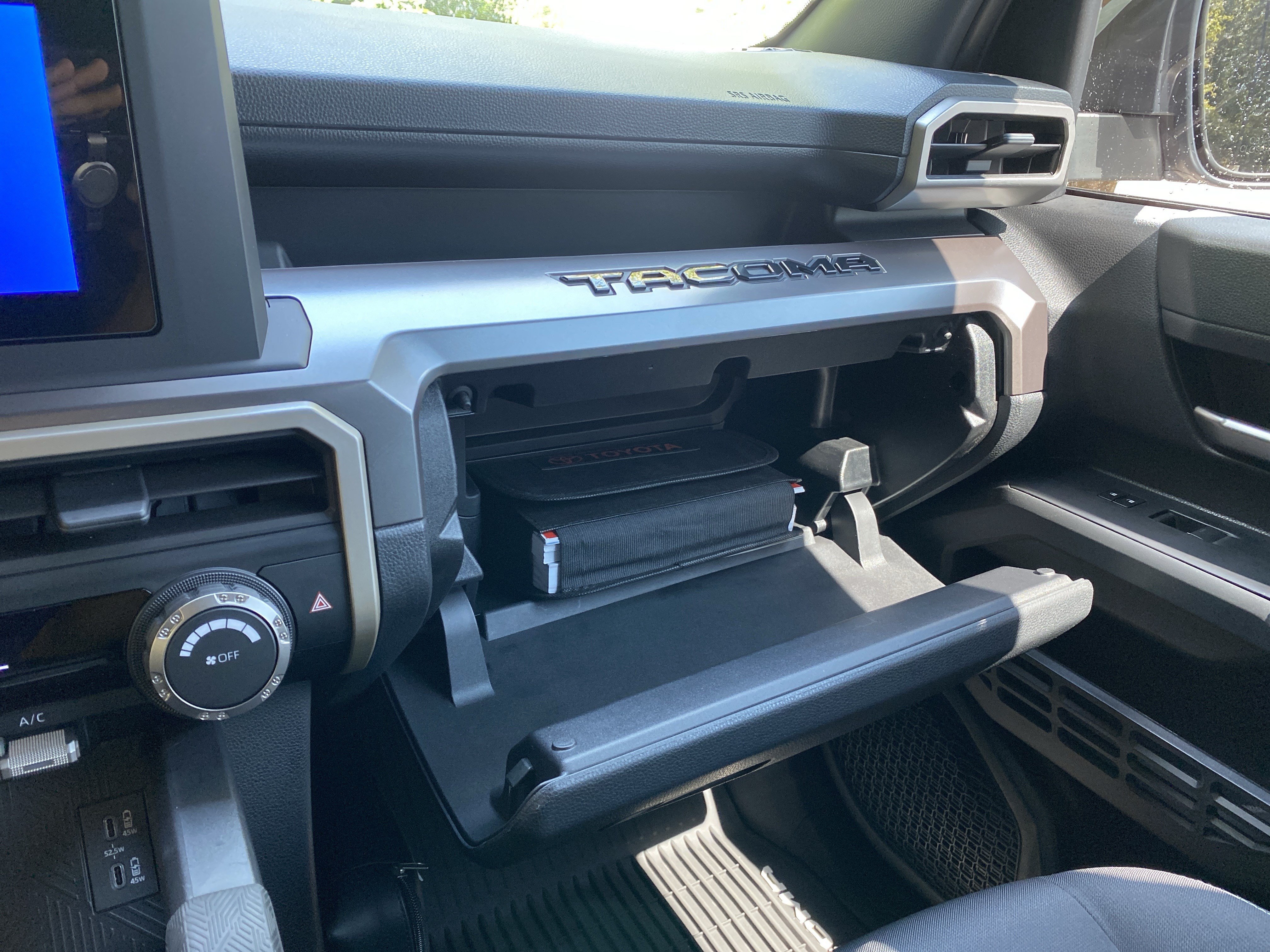 Used 2025 Toyota Tacoma TRD Sport AWD/4WD image 30