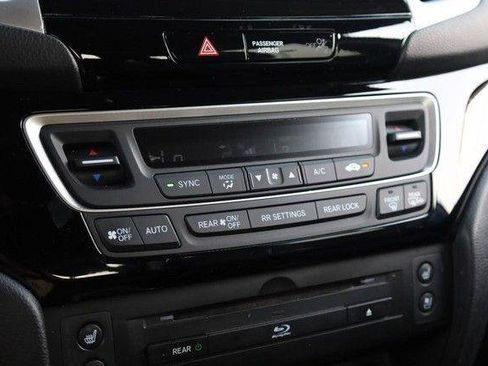 Used 2018 Honda Pilot Elite image 17