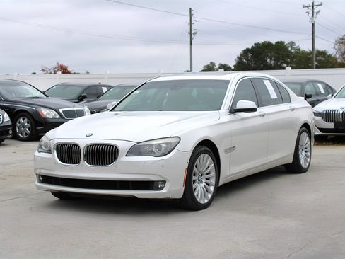 Used 2012 BMW 750Li xDrive image 3