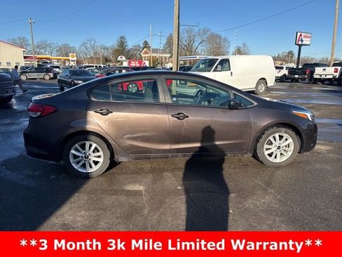 Used 2017 Kia Forte LX w/ LX Popular Package image 2