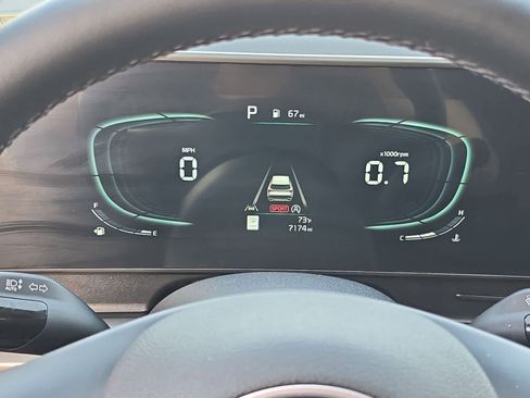 Used 2025 Kia Sportage EX w/ Premium Package FWD image 30