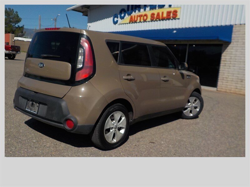 Used 2015 Kia Soul FWD image 9