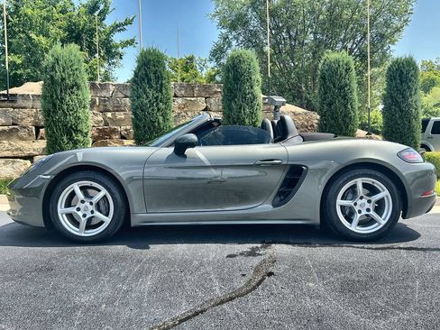 Used 2024 Porsche 718 Boxster RWD image 10