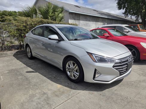 Used 2019 Hyundai Elantra SEL image 3