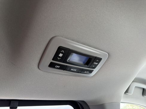 Used 2019 Toyota Sienna XLE Premium AWD/4WD image 26