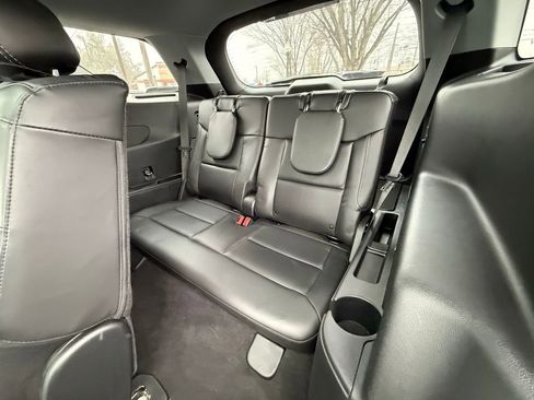 Used 2022 Ford Explorer XLT w/ Equipment Group 202A image 29