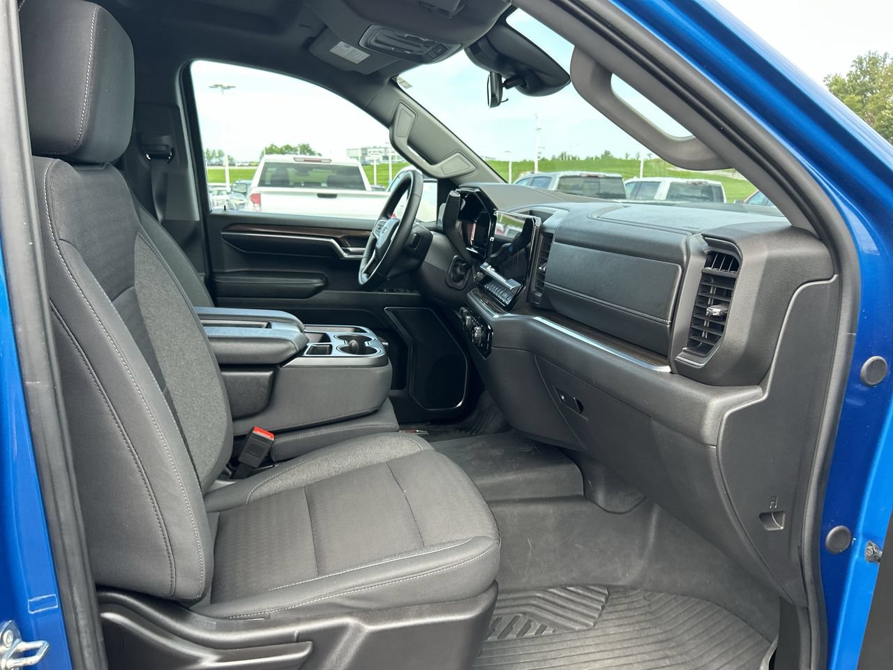 Used 2024 Chevrolet Silverado 1500 LT Trail Boss AWD/4WD image 15