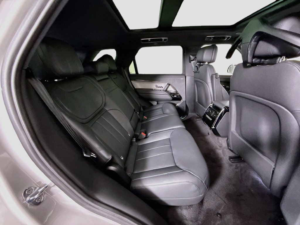 Used 2026 Land Rover Range Rover Sport SE AWD/4WD image 24