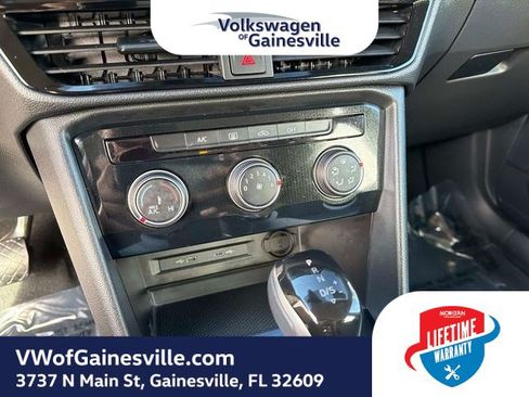 Certified 2025 Volkswagen Taos S FWD image 21