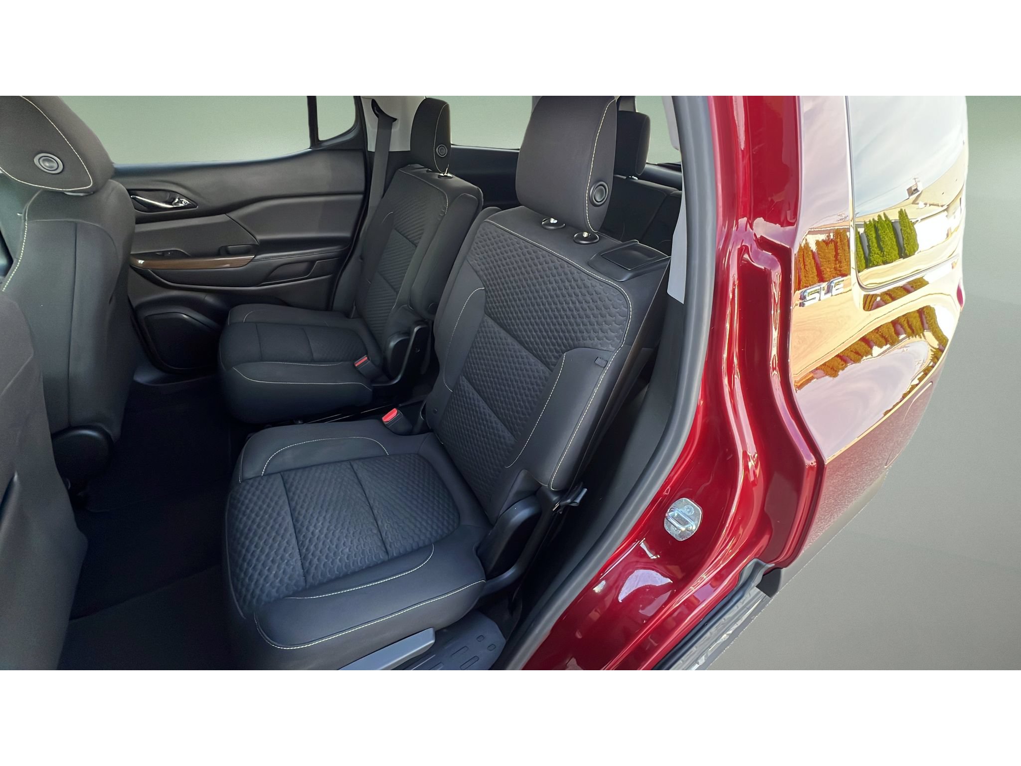 Certified 2018 GMC Acadia SLE AWD/4WD image 28