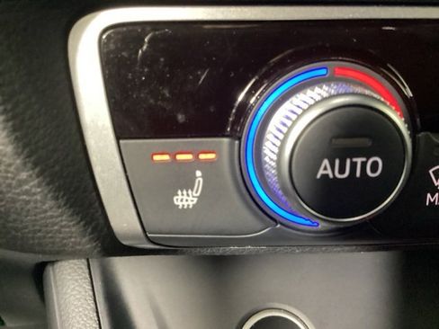 Used 2025 Audi Q3 2.0T Premium w/ Convenience Package image 25