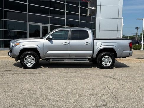 Used 2019 Toyota Tacoma SR AWD/4WD image 6