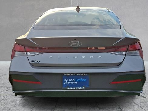 Used 2026 Hyundai Elantra SE FWD image 5