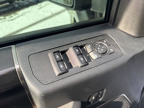 Used 2018 Ford F150 Raptor w/ Equipment Group 802A Luxury image 12