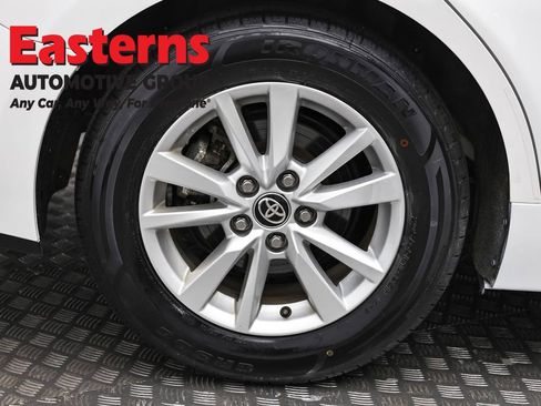 Used 2025 Toyota Camry LE FWD image 30