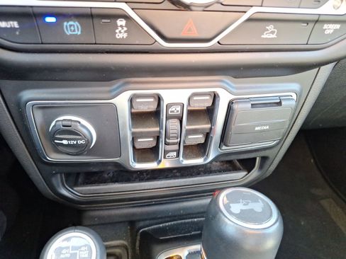 Used 2023 Jeep Wrangler Sahara w/ Cold Weather Group image 30