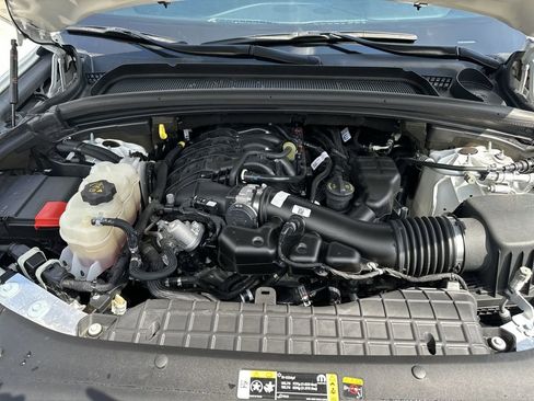 Used 2022 Jeep Grand Cherokee L Laredo image 12