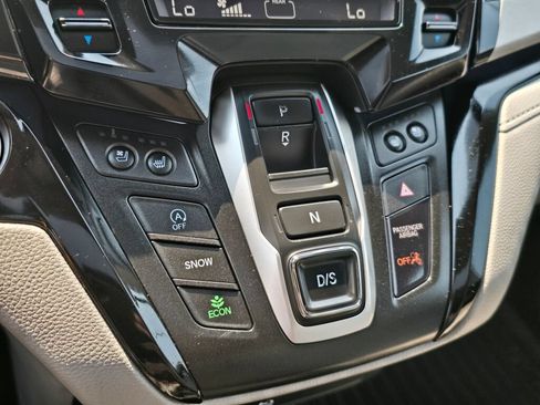 Used 2018 Honda Odyssey Elite image 15