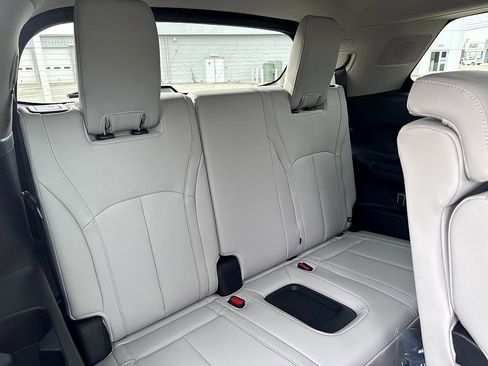 New 2026 INFINITI QX60 Luxe image 23