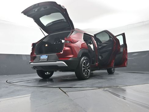 Used 2024 Chevrolet TrailBlazer LT image 47