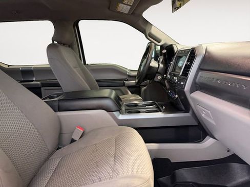 Used 2019 Ford F350 XLT w/ XLT Premium Package AWD/4WD image 13