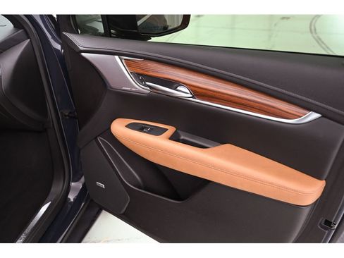 Used 2024 Cadillac XT5 Premium Luxury image 16