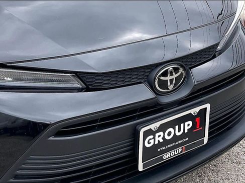 Used 2023 Toyota Corolla LE image 29