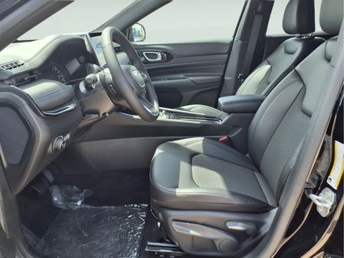 New 2026 Jeep Compass Latitude AWD/4WD image 10