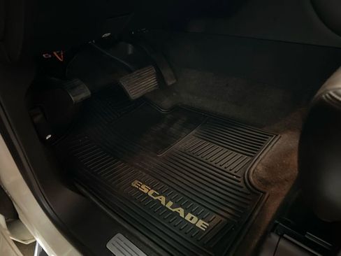 Used 2007 Cadillac Escalade AWD w/ Climate Package image 77