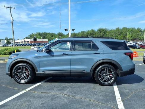 Certified 2025 Ford Explorer ST-Line w/ Premium Package AWD/4WD image 2