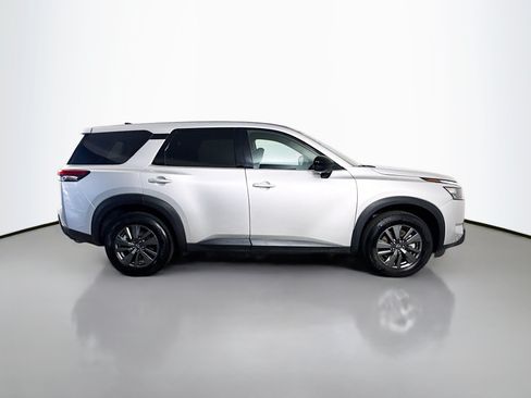 Used 2025 Nissan Pathfinder S AWD/4WD image 11