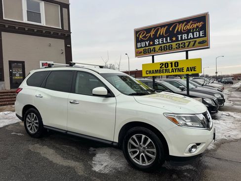 Used 2015 Nissan Pathfinder SV AWD/4WD image 2