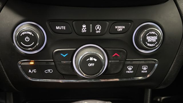 Used 2020 Jeep Cherokee Latitude AWD/4WD image 17