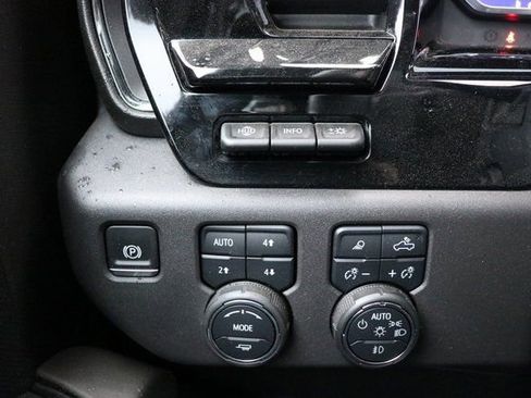 Used 2024 Chevrolet Silverado 1500 ZR2 w/ Technology Package image 21