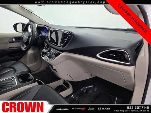 Certified 2024 Chrysler Pacifica Touring-L FWD image 13