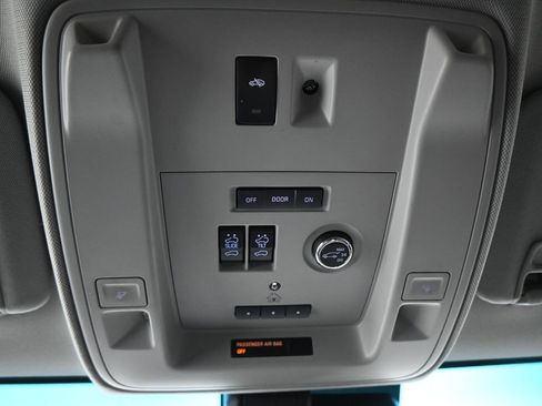 Used 2018 GMC Yukon Denali w/ Denali Ultimate Package image 19