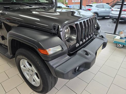 Used 2022 Jeep Wrangler Unlimited Sport AWD/4WD image 5
