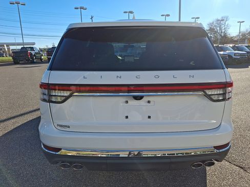 Used 2023 Lincoln Aviator Reserve w/ Equipment Group 201A image 9