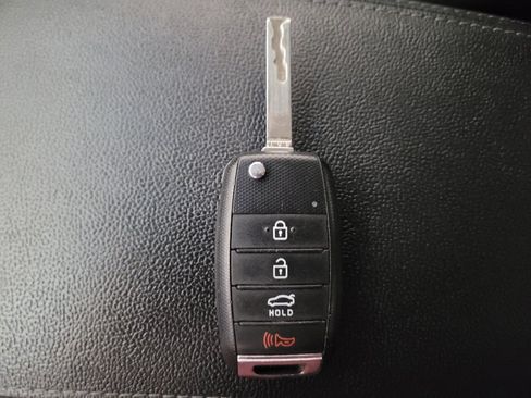 Used 2018 Kia Optima S FWD image 32