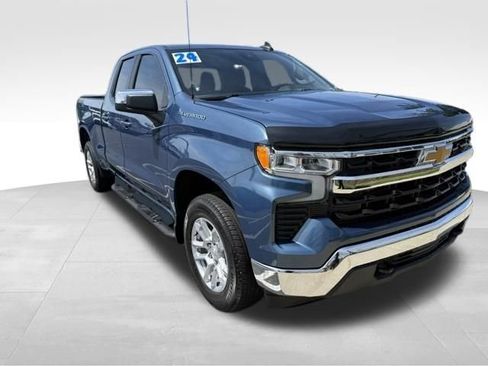 Used 2024 Chevrolet Silverado 1500 LT AWD/4WD image 3