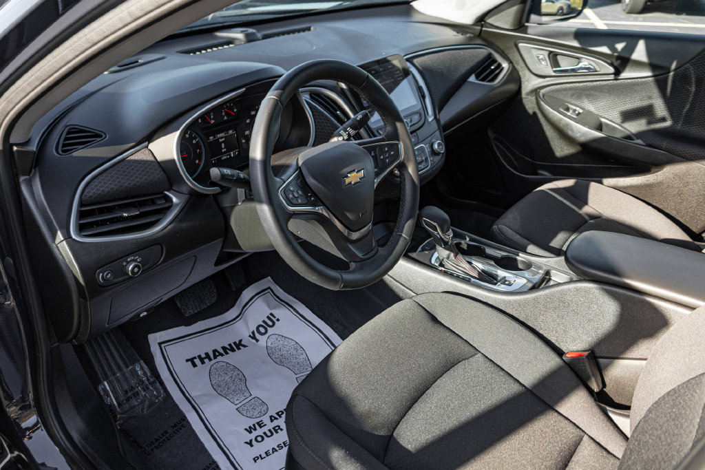 Used 2025 Chevrolet Malibu RS FWD image 15