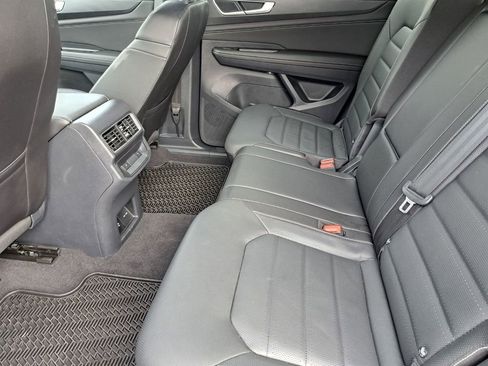 Used 2025 Volkswagen Atlas Cross Sport SEL R-Line image 22