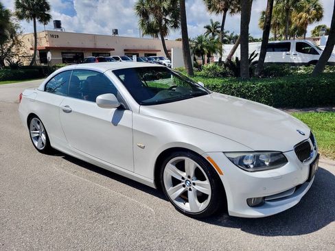 Used 2011 BMW 328i Convertible w/ Premium Pkg RWD image 4