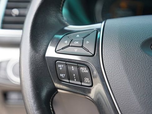 Used 2016 Ford Explorer Platinum AWD/4WD image 23