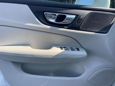 Used 2020 Volvo V60 T5 Momentum w/ Protection Package Premier FWD image 15