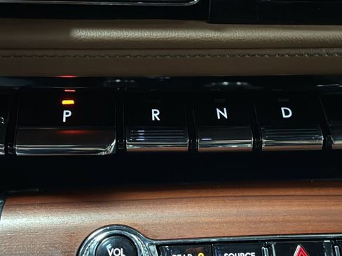 Used 2022 Lincoln Aviator Grand Touring AWD/4WD image 19