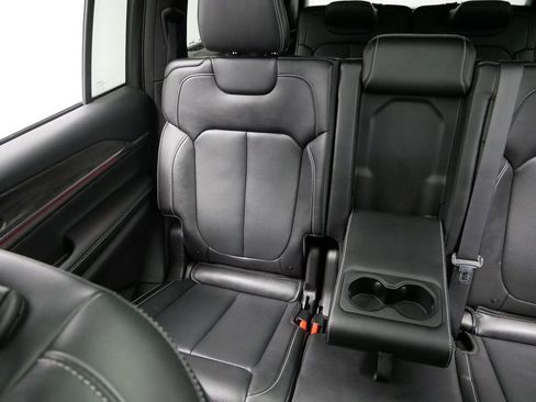 Certified 2024 Jeep Grand Cherokee L Overland w/ Trailer Tow Package image 25