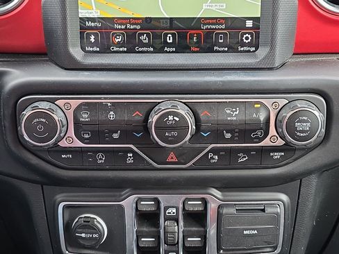 Used 2021 Jeep Wrangler Unlimited Rubicon AWD/4WD image 26