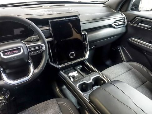 Certified 2025 GMC Acadia Elevation AWD/4WD image 18